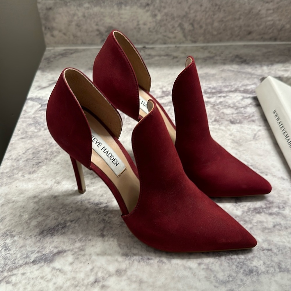 Steve Madden Heels size 6.5. Burgundy.